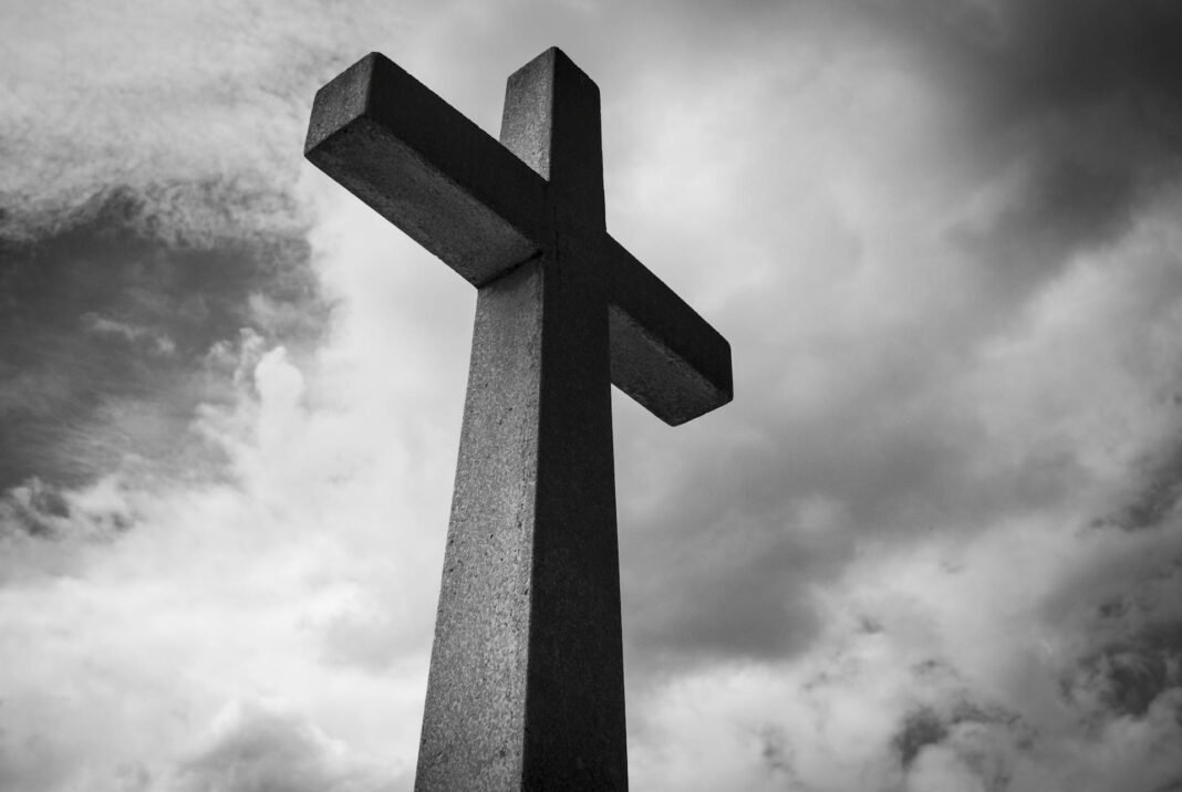 León XIV Habló de María: Por Qué Esto Importa a Cada Cristiano Interior de iglesia católica — fe, María, cristianismo. Foto: Pexels.